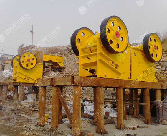 印尼泗水時產(chǎn)100-200噸鵝卵石破碎項目