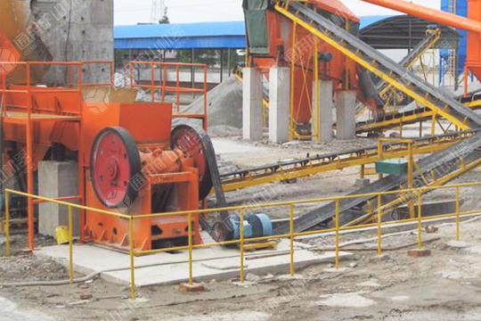 湖北黃岡時(shí)產(chǎn)150噸青石破碎生產(chǎn)線